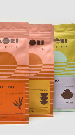 AMORI Coffee Verpackungen mit Espresso-Blends und Single Origin Kaffees in farbigen Standbeuteln
