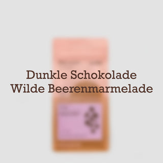 AMORI Espresso Fino Geschmack: Dunkle Schokolade, wilde Beerenmarmelade.