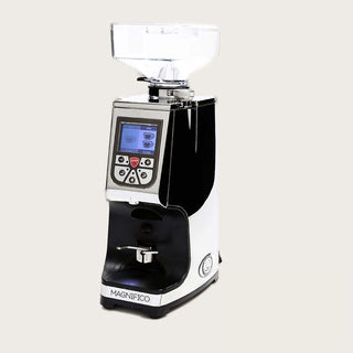 Eureka Atom Magnifico Espresso-Mühle in Chrom mit 60 mm Diamond Inside Mahlscheiben und kompaktem Design.
