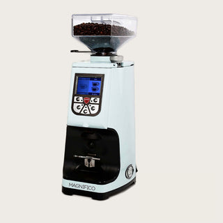 Eureka Atom Magnifico Espresso-Mühle in Hellblau mit 60 mm Diamond Inside Mahlscheiben und kompaktem Design.