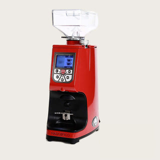 Eureka Atom Magnifico Espresso-Mühle in Ferrarirot mit 60 mm Diamond Inside Mahlscheiben und kompaktem Design.