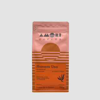 Numero Uno Espresso-Blend aus Brasilien und Indien – 80 % Arabica, 20 % Robusta, kräftig und harmonisch geröstet.