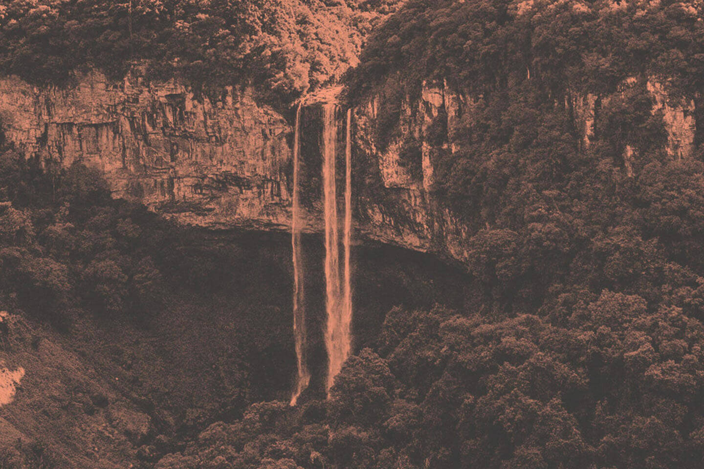 Landschaft mit Wasserfall - AMORI Coffee